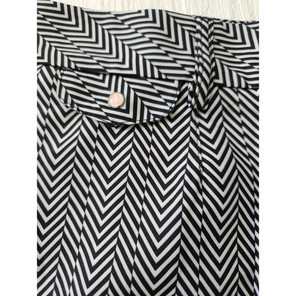 Puma Women's Black & White Geometric Chevron Print Outdoor Short (sample item) - Picture 5 of 8